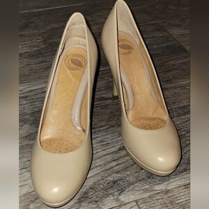 Nurture by Lamaze Kira Nude Leather Platform Pumps Heels Shoes Comfort Neutral